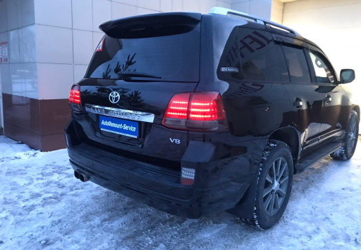 После Toyota land cruiser ремонт крышки багажника